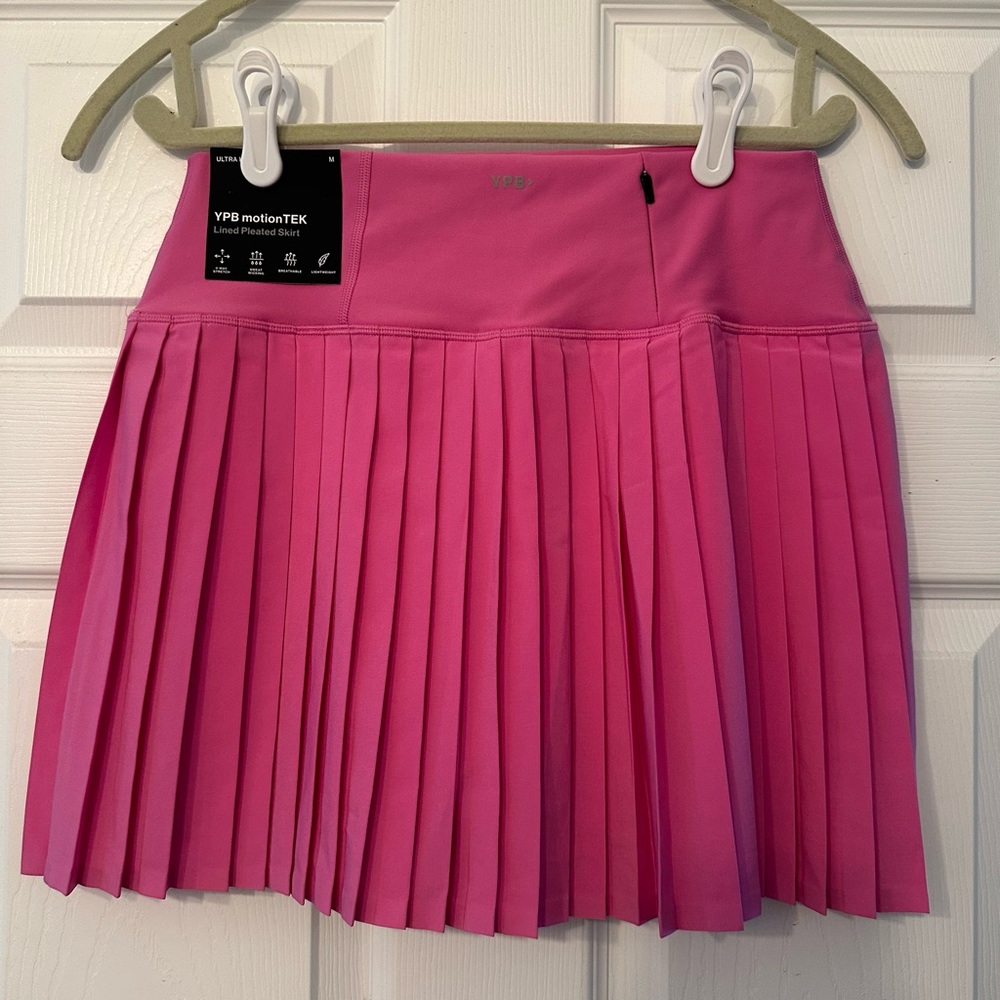 Brand New, Never Worn - Abercrombie YPB motionTEK Lined Pleated Skirt